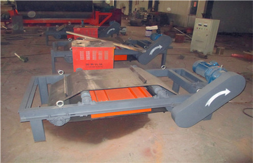 一.北京永磁自卸式除鐵器技術(shù)特點(diǎn): 1.磁路采用計算機模擬設計,完善的雙磁極結構,磁場(chǎng)強度高,梯度大,吸力大. 2.高性能釹鐵硼做磁源,磁能積高,不易退磁,八年退磁不超過(guò)5%. 3.腰鼓形滾筒結構,具備自動(dòng)糾偏功能,全密封軸承座,密封性好,能適應各種惡劣環(huán)境. 4.皮帶自動(dòng)卸鐵,可保障長(cháng)期無(wú)故障連續運行. 5.控制部分可與皮帶機連鎖,實(shí)現就地手動(dòng)控制和集中控制兩種方式